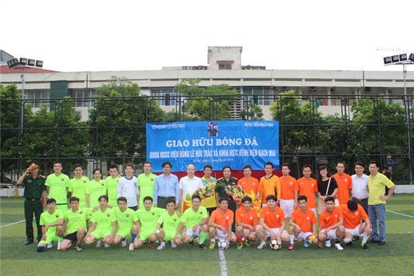 Giao hữu bóng đá giữa đội bóng đá Khoa Hồi sức cấp cứu - Viện Bỏng Quốc gia và đội bóng đá Khoa Hồi sức tích cực - Bệnh viện Bạch Mai